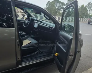 Toyota Hilux 2021 Green