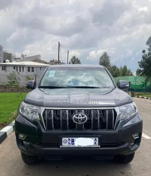 Toyota Land Cruiser Prado 2.8 2019 Gray