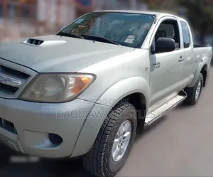 Toyota Hilux 2.5 D-4D Extra Cab 2008 Gold