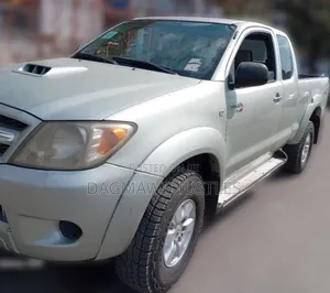 Toyota Hilux 2.5 D-4D Extra Cab 2008 Gold