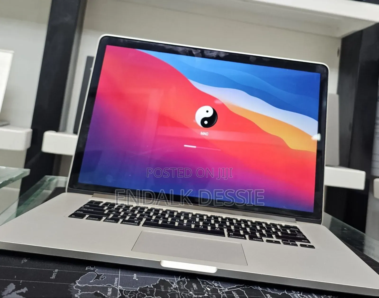 New Laptop Apple MacBook Pro 2015 16GB Intel Core I7 SSD 256GB