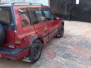 Suzuki Vitara 1993 Red