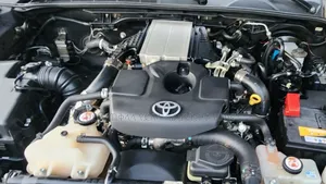 Toyota Hilux 2022 Teal