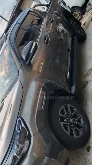 Toyota Hilux 2022 Teal