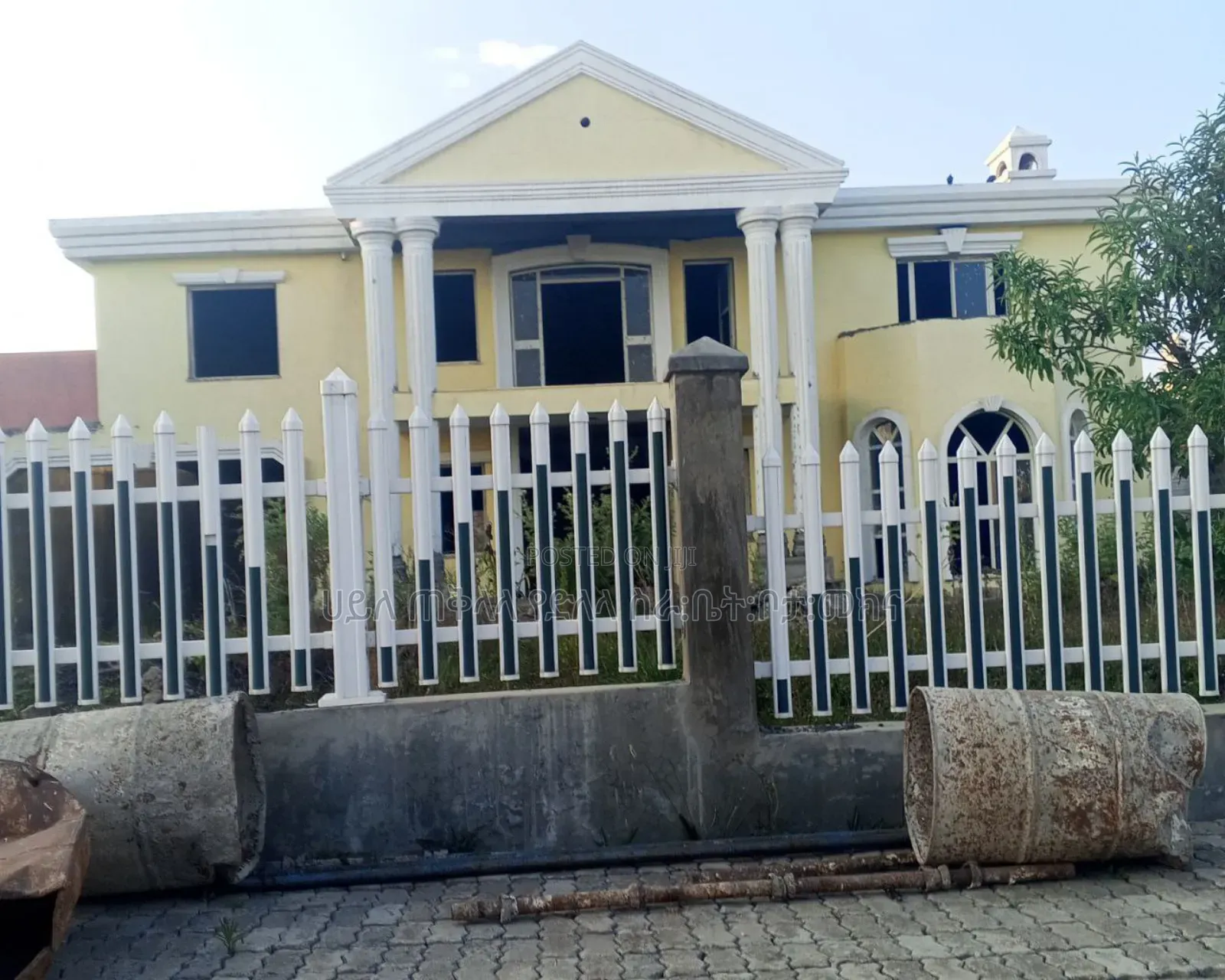 7bdrm Townhouse/Terrace in Ccd Real State, Oromia-Finfinne for sale