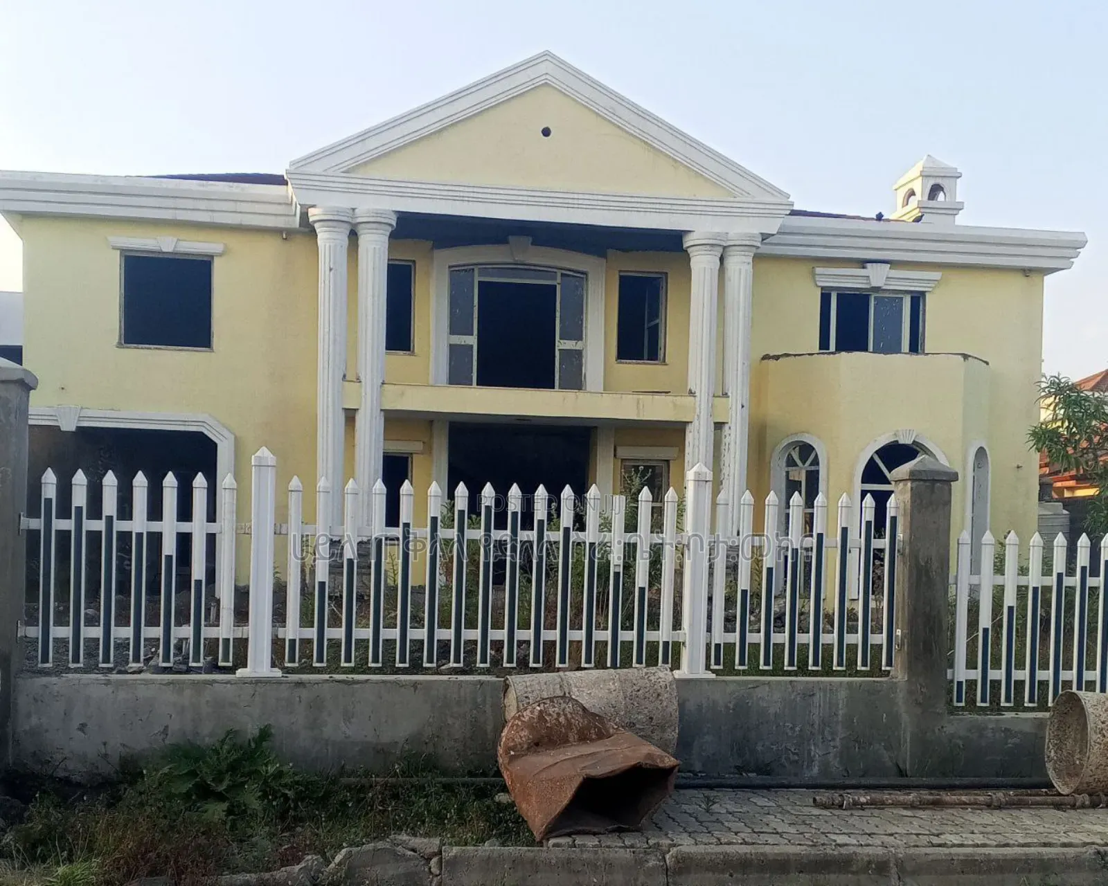 7bdrm Townhouse/Terrace in Ccd Real State, Oromia-Finfinne for sale