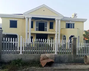 7bdrm Townhouse/Terrace in Ccd Real State, Oromia-Finfinne for sale
