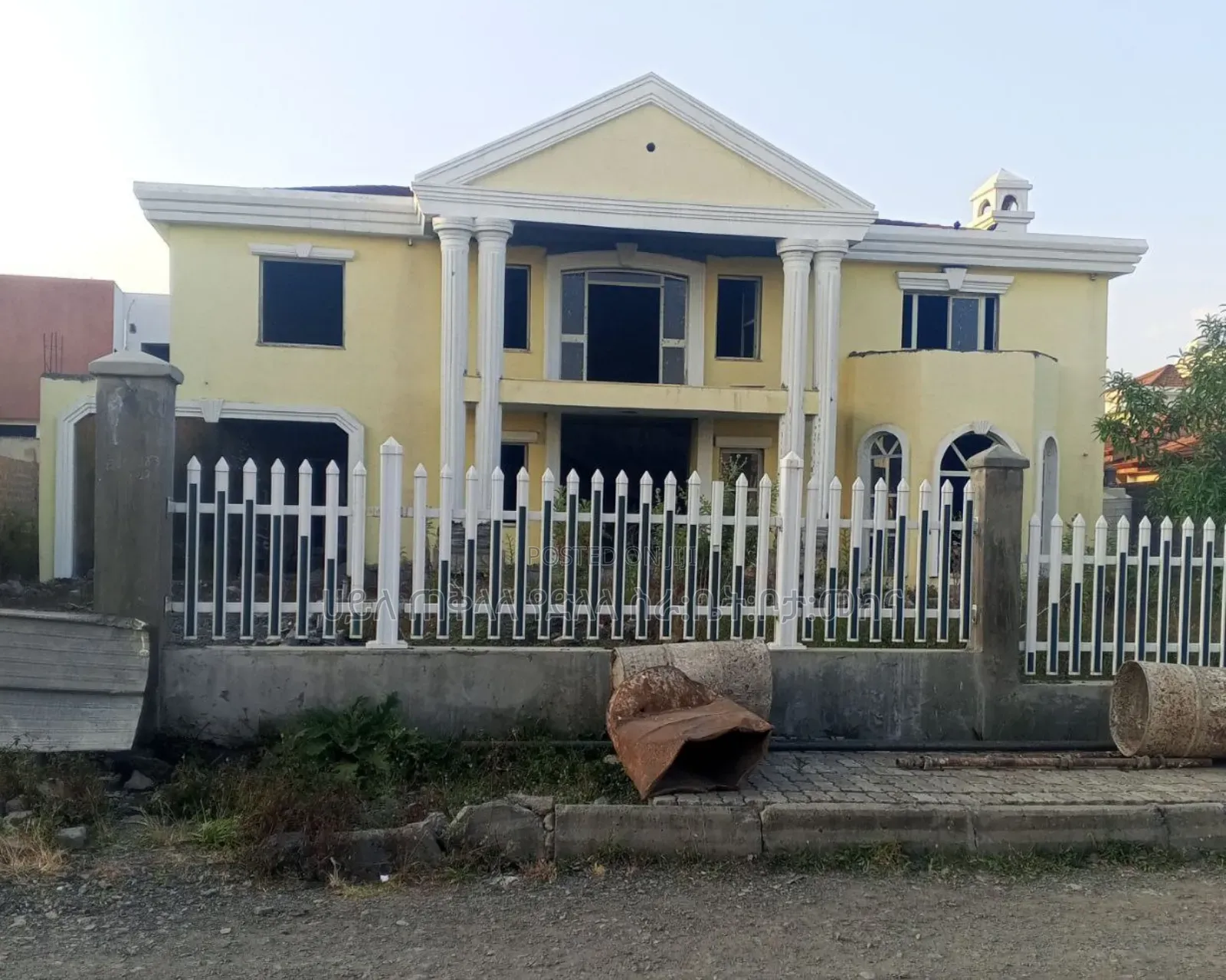 7bdrm Townhouse/Terrace in Ccd Real State, Oromia-Finfinne for sale