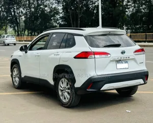 Toyota Corolla Cross Hybrid 2024 Ivory