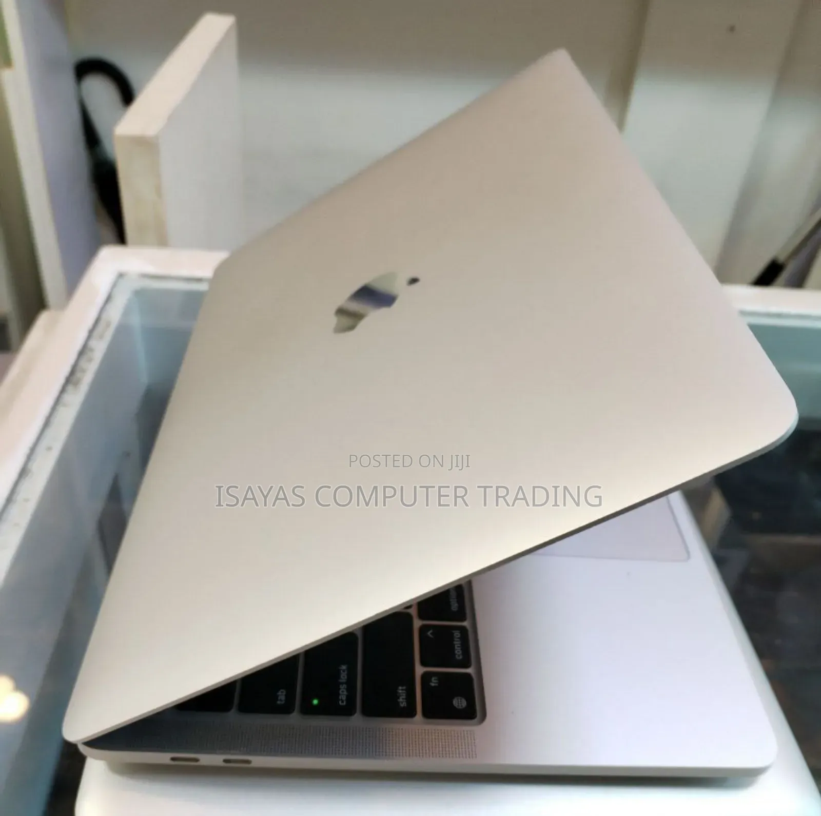 New Laptop Apple MacBook Pro M1 16GB SSD 512GB