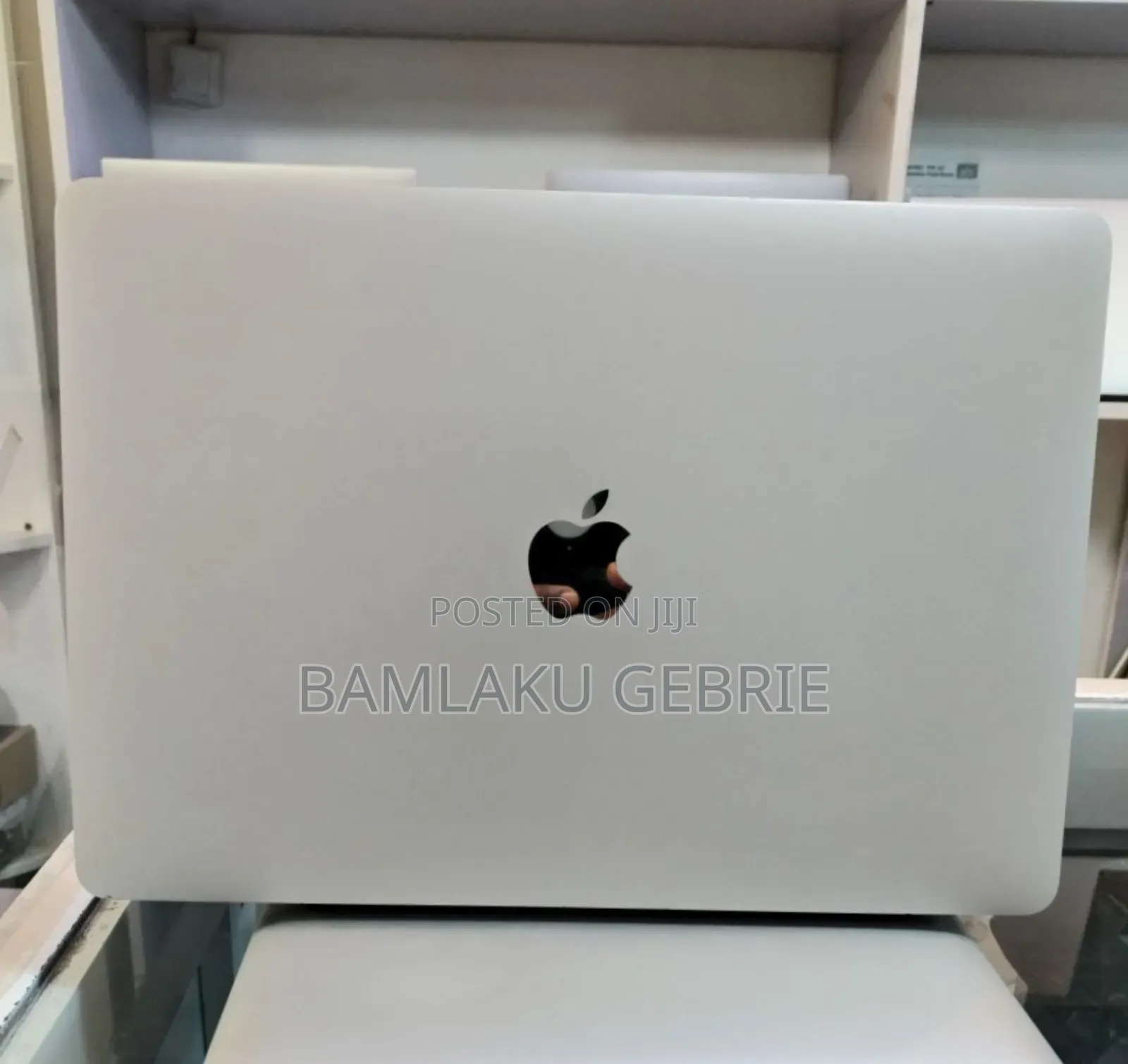 New Laptop Apple MacBook Pro M1 16GB Apple M1 Pro SSD 512GB