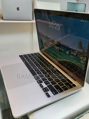 New Laptop Apple MacBook Pro M1 16GB Apple M1 Pro SSD 512GB