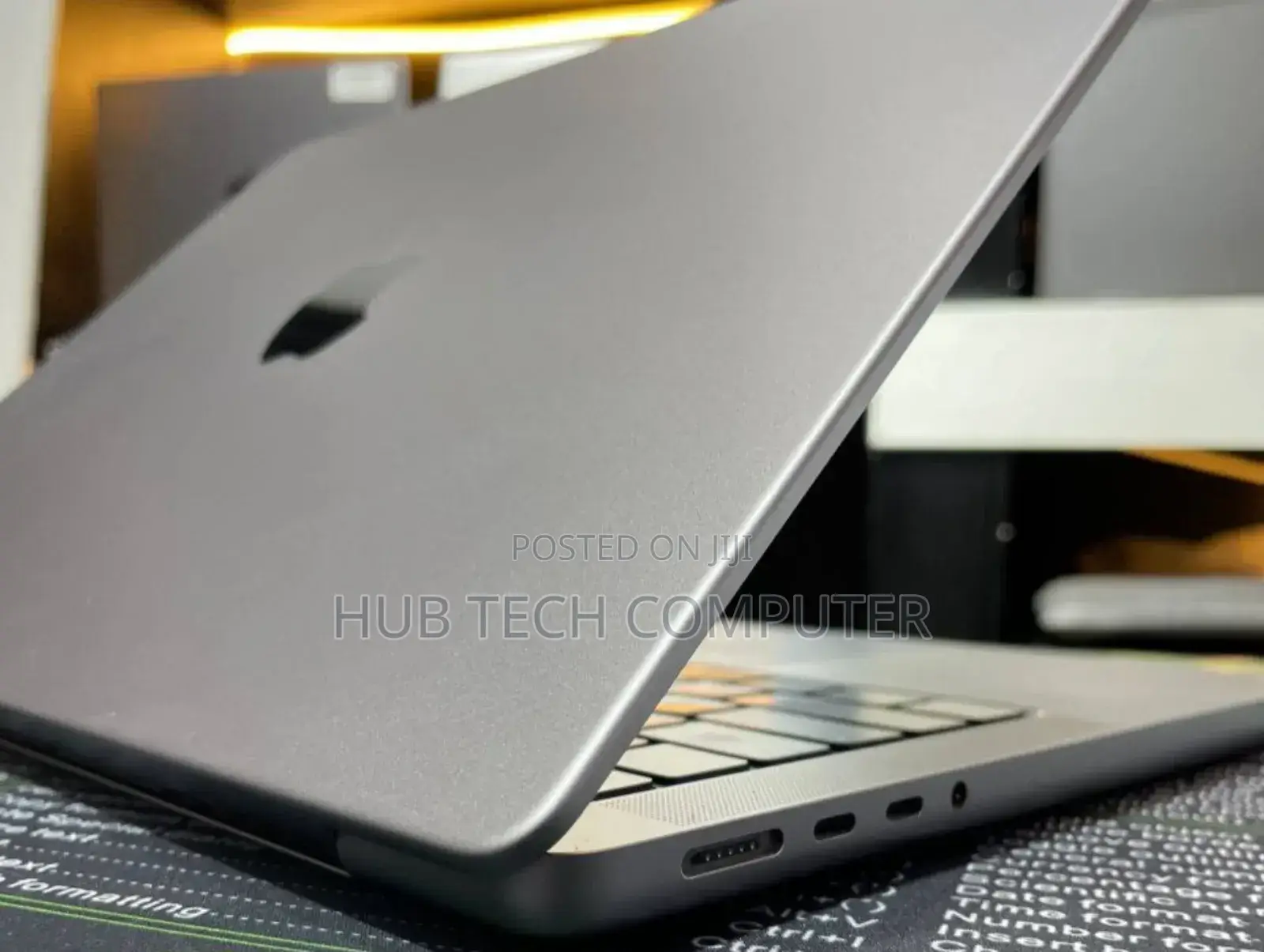 New Laptop Apple MacBook Pro M1 32GB Apple M1 Pro SSD 512GB