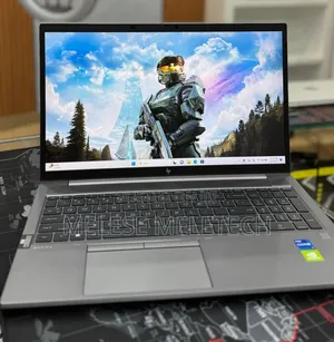 New Laptop HP ZBook Firefly G8 16GB Intel Core I7 SSD 512GB