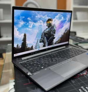 New Laptop HP ZBook Firefly G8 16GB Intel Core I7 SSD 512GB