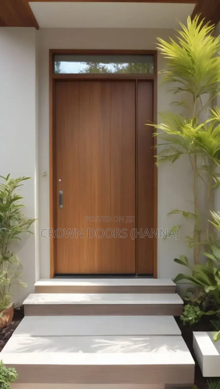 ክራውን ከእንጨት ፋይበር ፣ ከተፈጥሮ ድንጋይ እና ኮምፖዚትስ የተሠሩ የውስጥ እና የውጭ በሮች