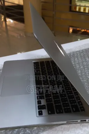 New Laptop Apple MacBook Air 2014 4GB Intel Core I7 SSD 256GB