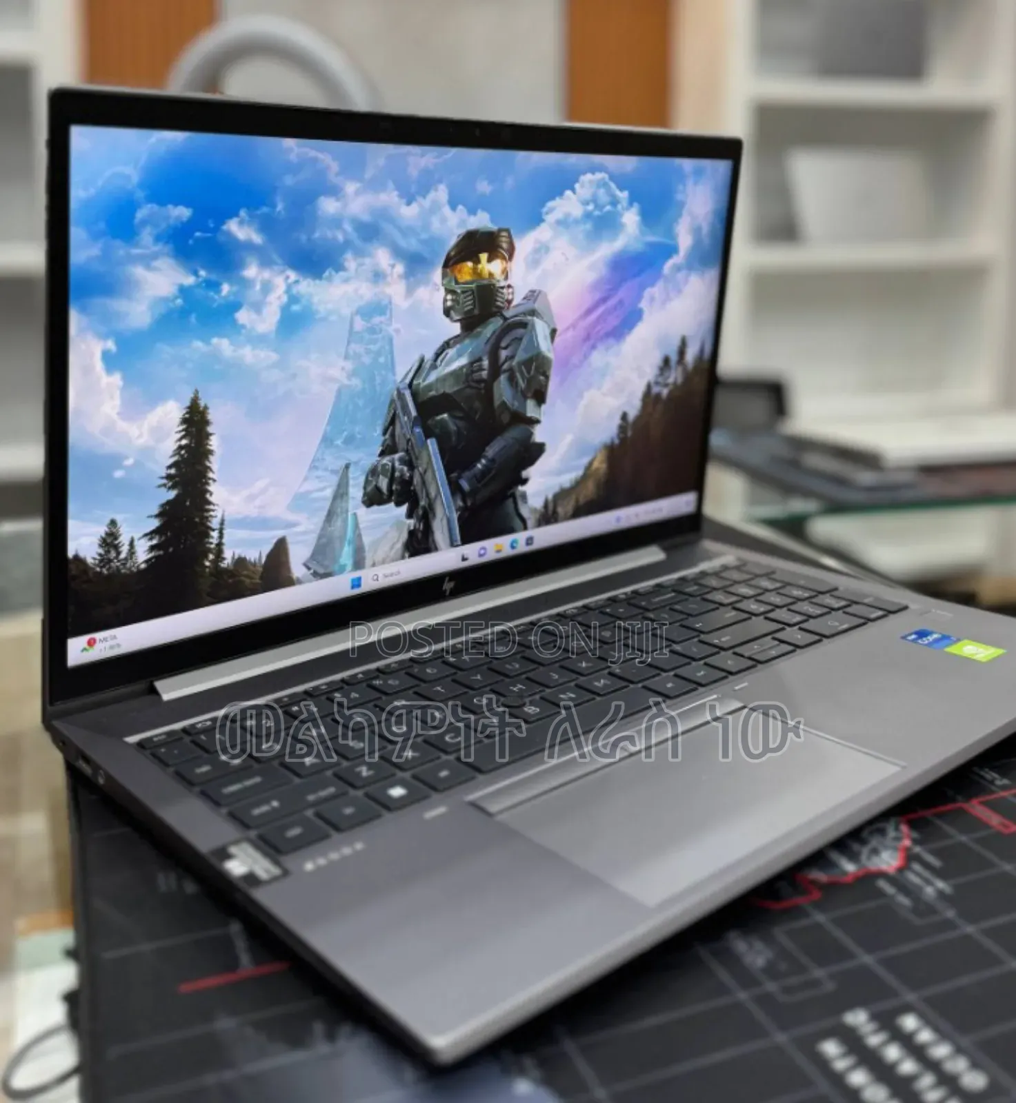 New Laptop HP ZBook Firefly G8 16GB Intel Core I7 SSD 512GB