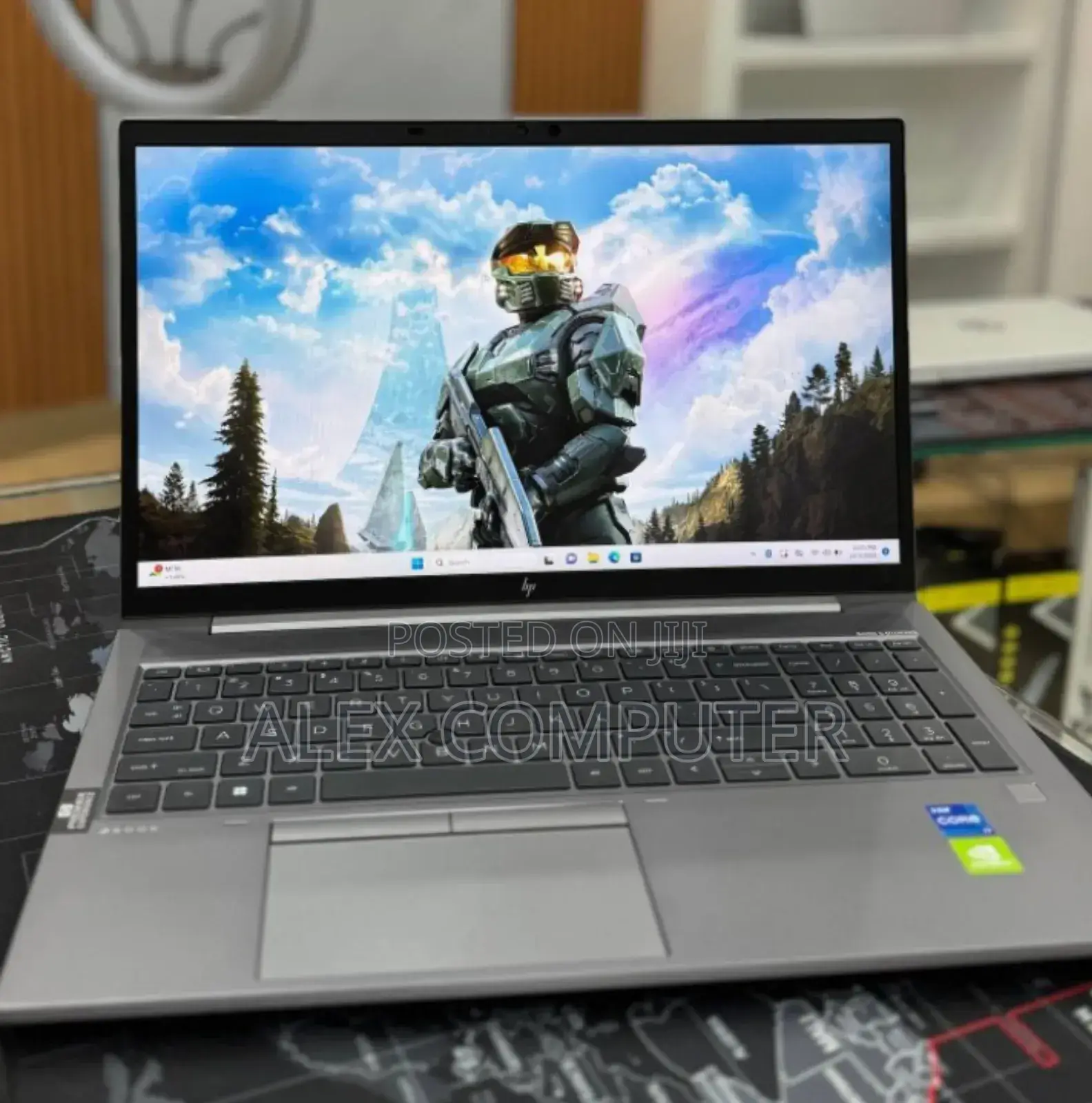 New Laptop HP ZBook Firefly G8 16GB Intel Core I7 SSD 512GB