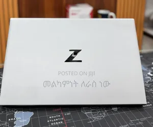 New Laptop HP ZBook Firefly G8 16GB Intel Core I7 SSD 512GB