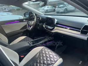 Volkswagen ID.6 2022 Blue