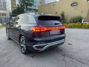 Volkswagen ID.6 2022 Blue