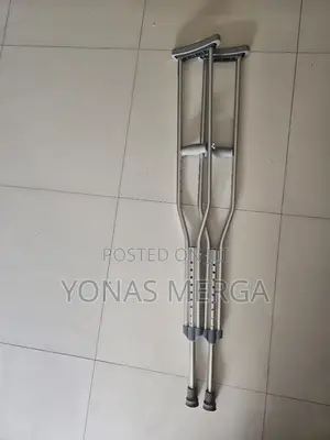 Photo - Axillary Crutches虢崍axillary Crutch Users Seeking Extra Comfort0辱kranch