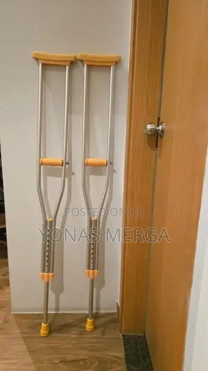 Photo - Axillary (Underarm) Crutches輿鄤made With Soft, Durable Materials//Krach