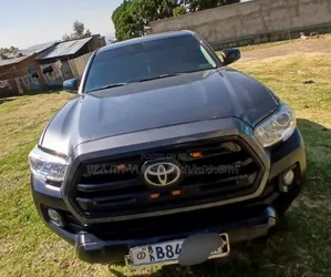 Photo - Toyota Tacoma 2019 Gray