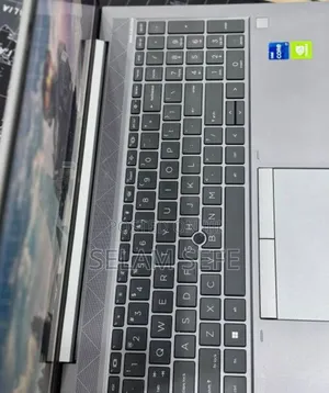 New Laptop HP ZBook Firefly G8 16GB Intel Core i7 SSD 512GB