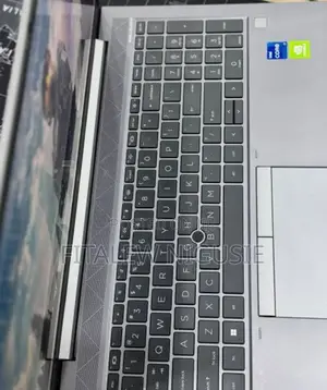 New Laptop HP ZBook Firefly G8 16GB Intel Core i7 SSD 512GB