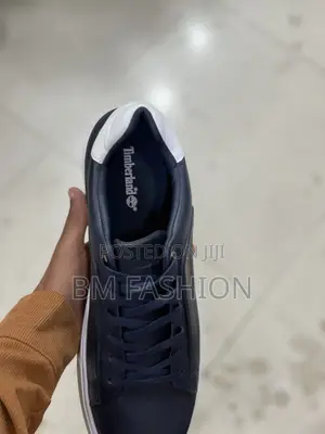 Timberland Low-Top Casual Leather Sneakers in Navy Blue