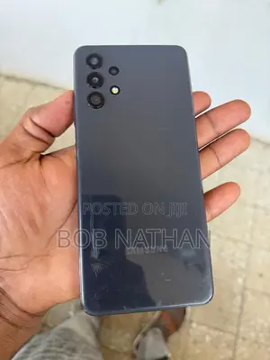 Photo - Samsung Galaxy A32 128 GB Black