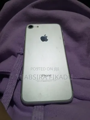 Photo - Apple iPhone 7 128 GB Gray