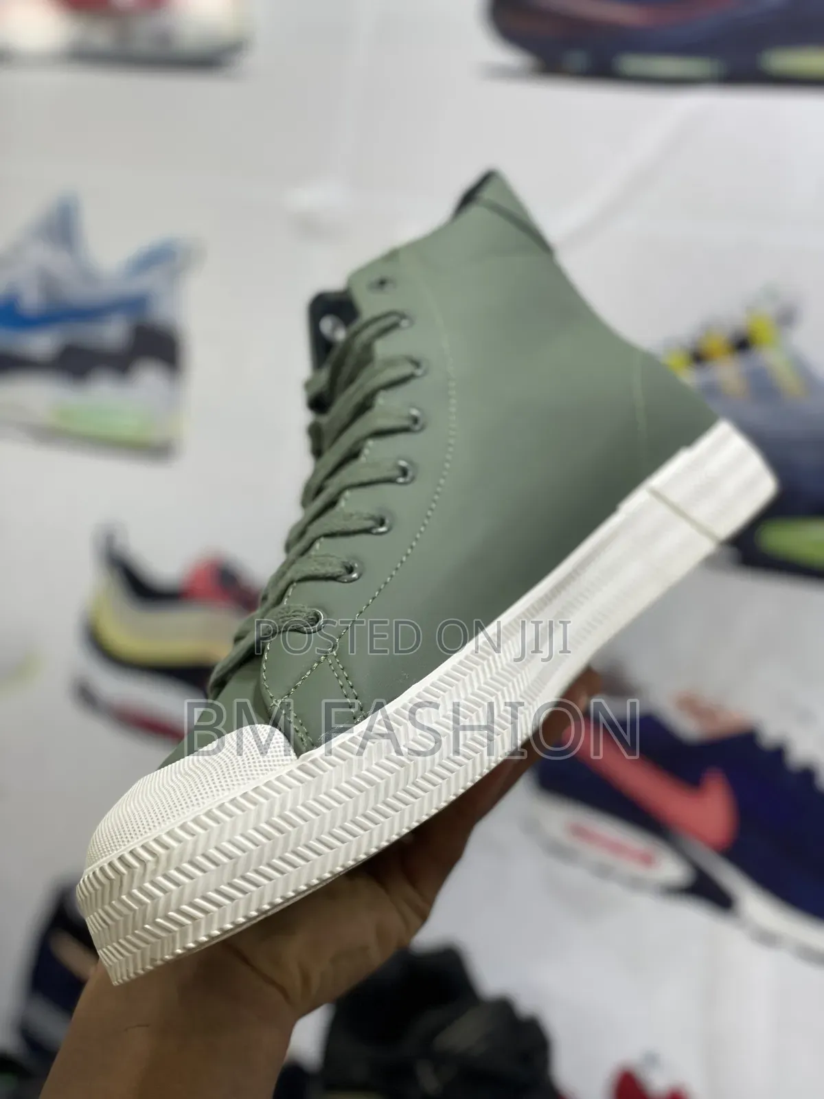 Lacoste Gripshot Mid Sneakers in a Green Color