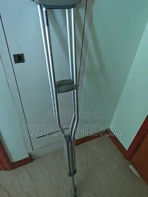 Photo - Axillary Crutches痲商crutches寄凹walk and Minimizes Underarm Pain