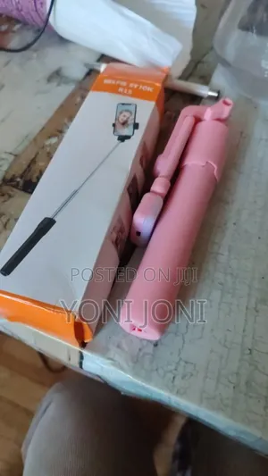 Photo - Selfie Stick Tripod iPhones and Samsung