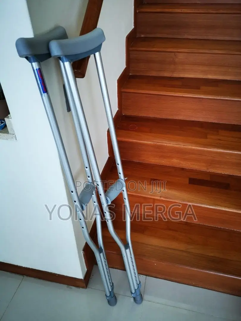 Crutches盬崌crutches//Rehabilitation Centers,Hospitals, Home Caregivers