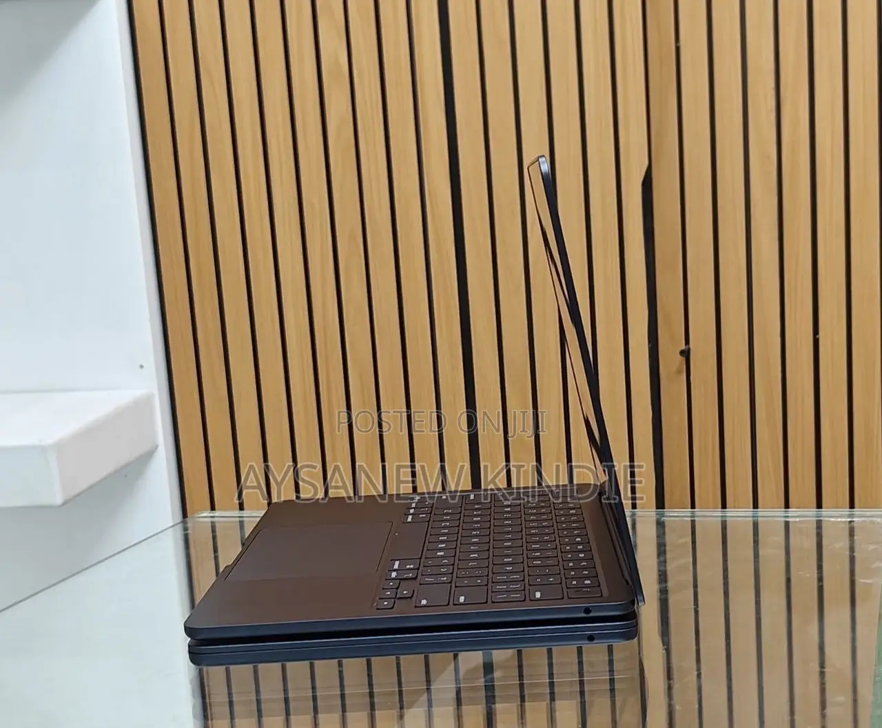 New Laptop Apple MacBook Air 2025 M4 13-Inch 16GB Apple M4 SSD 256GB