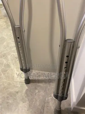 Axillary Crutches賺፹crutches//Maximum User Comfort and Usability.