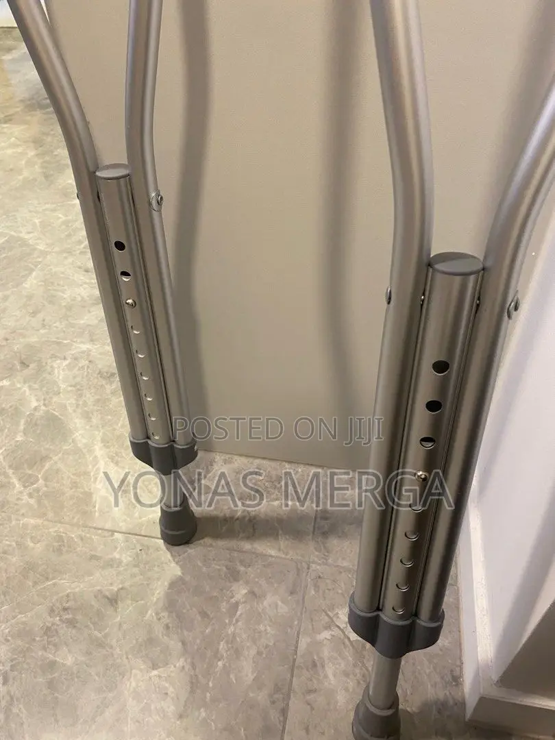 Axillary Crutches賺፹crutches//Maximum User Comfort and Usability.