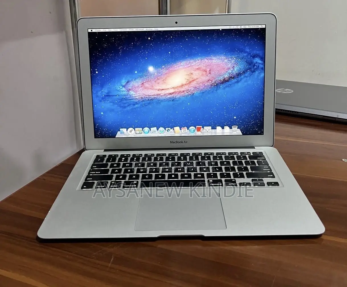 New Laptop Apple MacBook Air 2015 8GB Intel Core I5 SSD 256GB