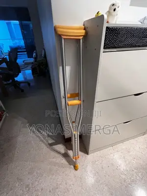 Photo - Axillary Crutches身部mobline - Walking Stick郟፮elbow Crutches