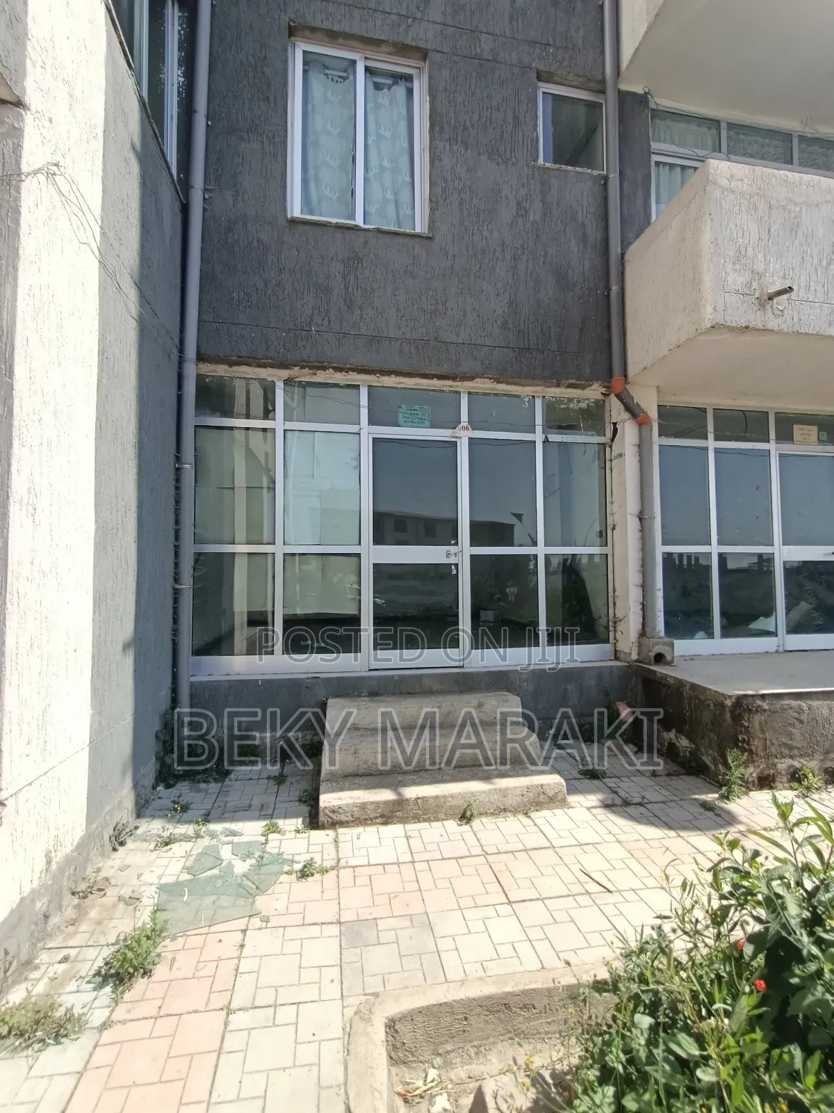 የንግድ ቤት ሳሪስ ወርቁ ሰፈር 5000 ቤቶች ፕሮጀክት