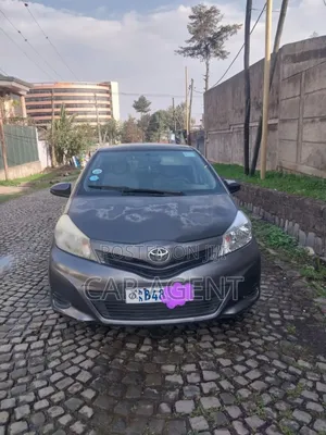 Photo - Toyota Yaris 2012 Blue