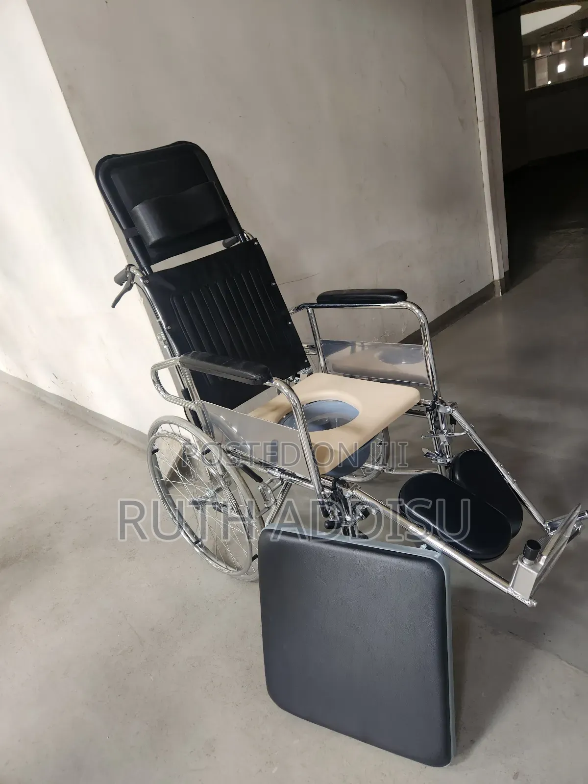 Commode Wheelchair፰>Wheelchair Commode Brand New With Popo and Shower