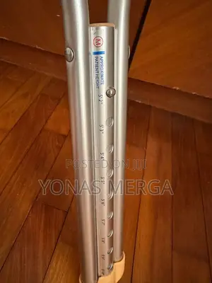 Adjustable Crutches鄔歲simple Push Buttons犀፺ Capacity,Aluminum,Silver