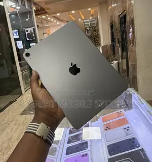 Photo - Apple iPad Air (2020) 64 GB Gray