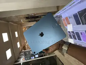 Apple iPad Air (2022) 64 GB Blue