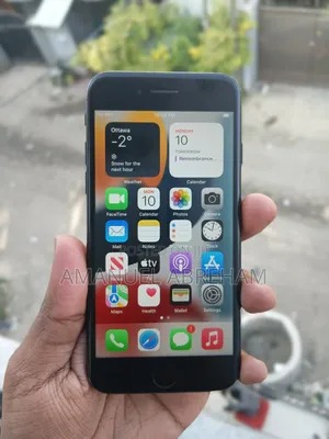 Photo - Apple iPhone 7 32 GB Black